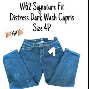 🎉HP🎉, NWT W62 Signature Fit Distressed, Dark Wash Capri Jeans Sz 4P